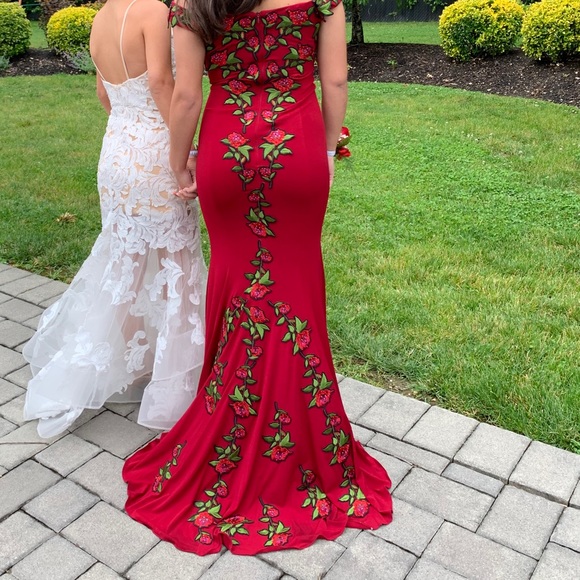 Prom dress - Picture 2 of 3